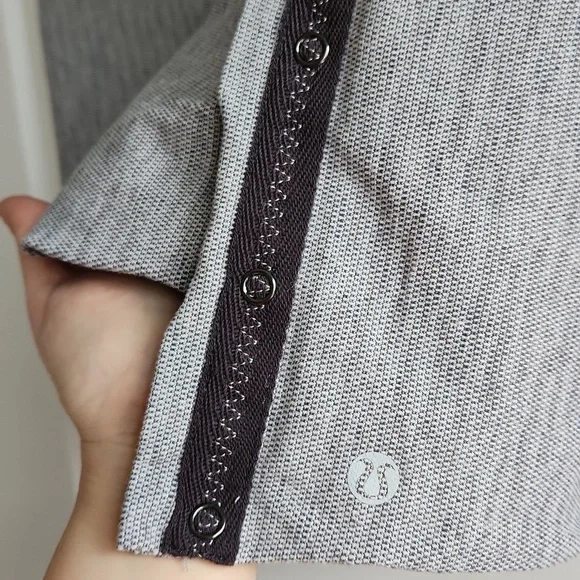 NWOT lululemon Vinyasa Scarf, Light Grey - Picture 6 of 12